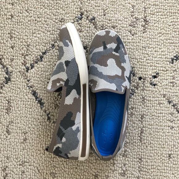 Me Too Recycled Upper Slip-Ons Eden Camo Print Size 6 Wide - Picture 5 of 7